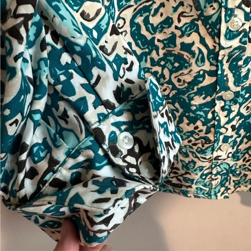 Crisp Cotton Chicos Shirt in Turquoise, Teal, Cobalt & White  3.5 ( 2X) - Picture 3 of 8